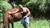 Una brasilera y un caballo – Zoofilia